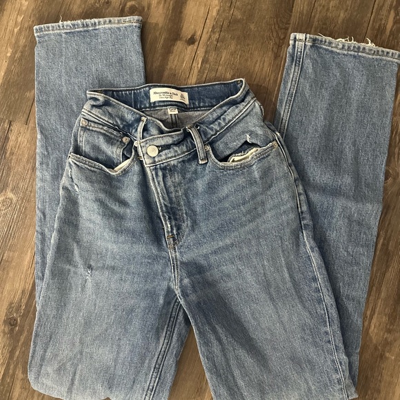 Abercrombie curve love 90s straight crossover waist  NWOT - Picture 2 of 3